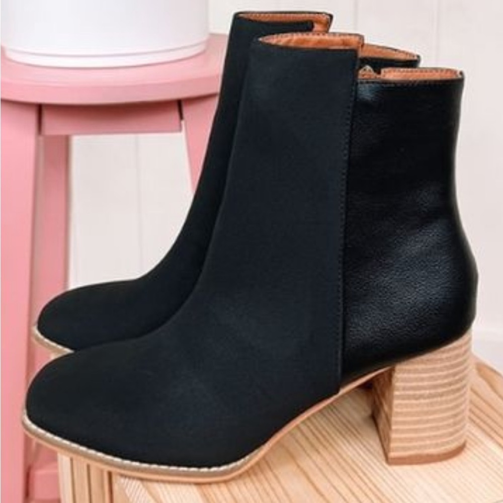 Black booties. Ccocci brand. Size 5.5